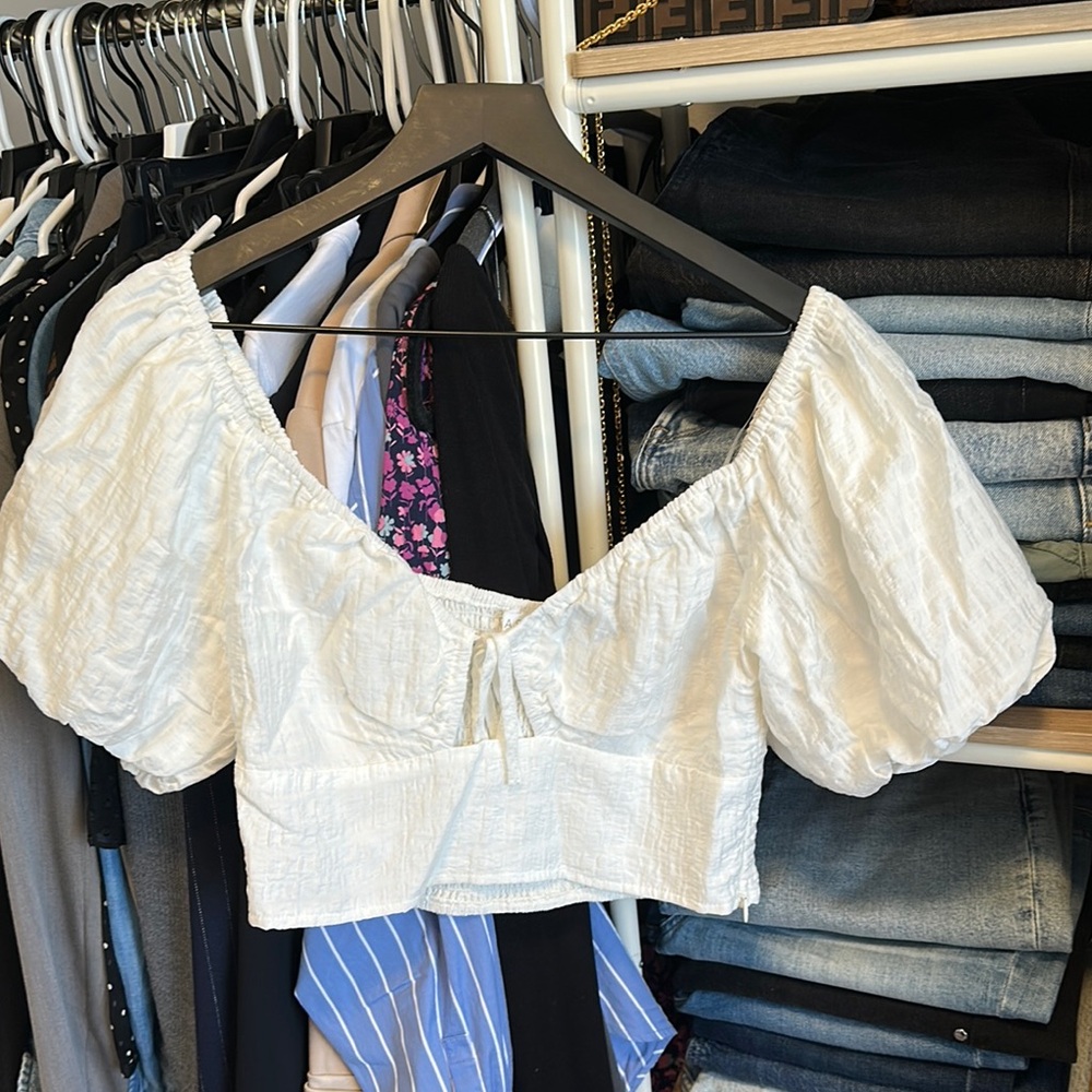 Astr White Puff Sleeve Crop Blouse